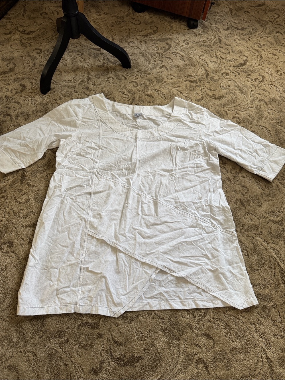 Women's White Short Sleeve Tunic Top